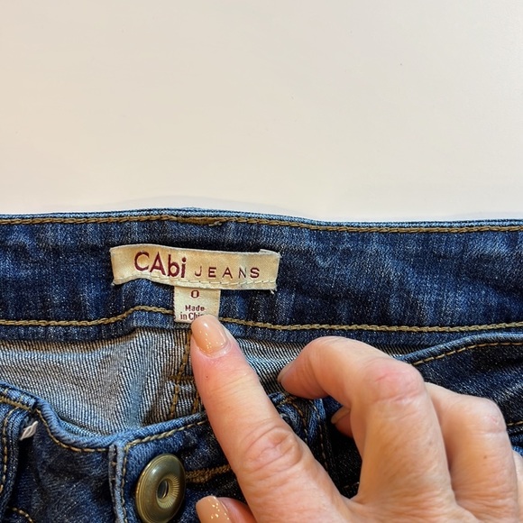 CAbi women’s jeans size 0 style 917 medium wash Boyfriend cut cropped ankle - Picture 4 of 12